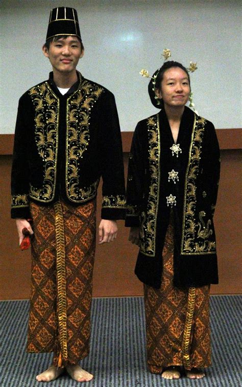 traditional garment from indonesia